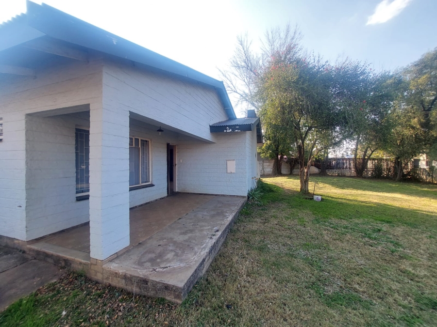 3 Bedroom Property for Sale in Miederpark North West